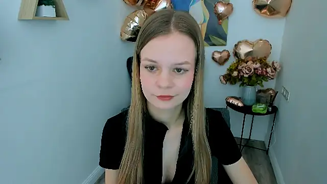 Snapshot of MidnighteAura chatting on 02.20.26 MidnighteAura online show from 02.20.26