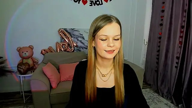 Snapshot of MidnighteAura chatting on 02.25.26 MidnighteAura online show from 02.25.26