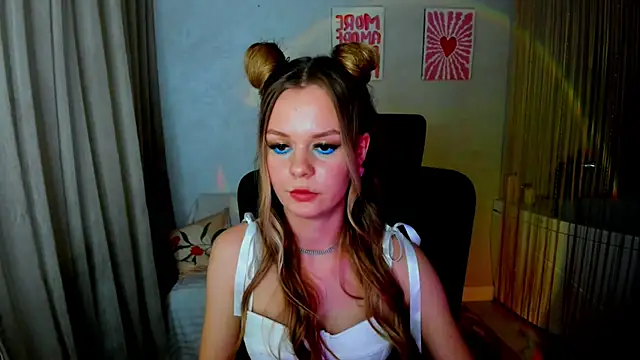 Snapshot of MidnighteAura chatting on 03.01.26 MidnighteAura online show from 03.01.26