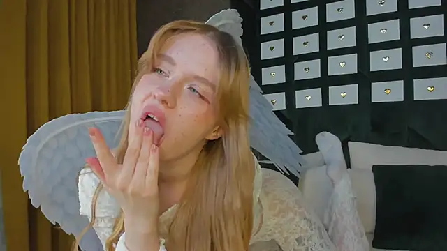 Victori Fox online show from 02.13.26