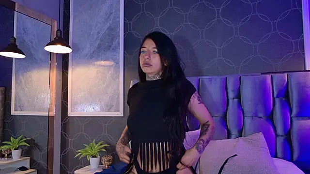 Snapshot of HannyJones chatting on 12.01.25 HannyJones online show from 12.01.25