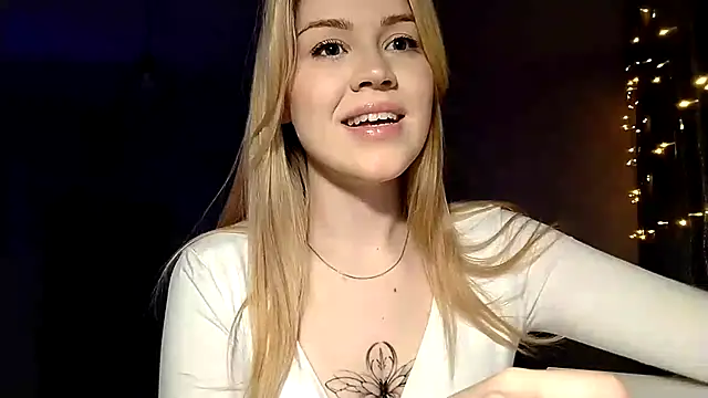 LunaPeony online show from 03.12.26