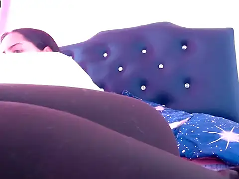 MisNicol online show from 04.08.26