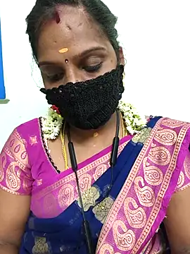 Snapshot of Tamil_Pallavi chatting on 04.19.26 Tamil Pallavi online show from 04.19.26