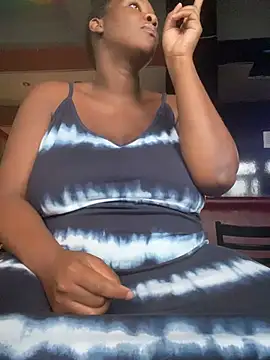 Snapshot of GiantClithpee chatting on 12.25.24 GiantClithpee online show from 12.25.24