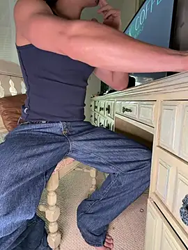 Snapshot of lionel66878 chatting on 12.17.25 lionel66878 online show from 12.17.25