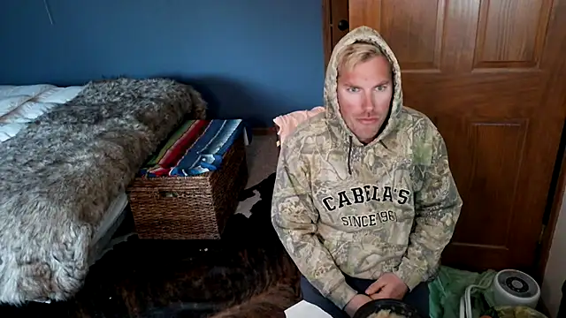 Snapshot of SpunRedneck chatting on 04.01.26 SpunRedneck online show from 04.01.26