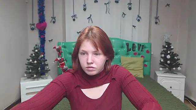 Snapshot of EvelinaRedfox chatting on 12.16.25 EvelinaRedfox online show from 12.16.25