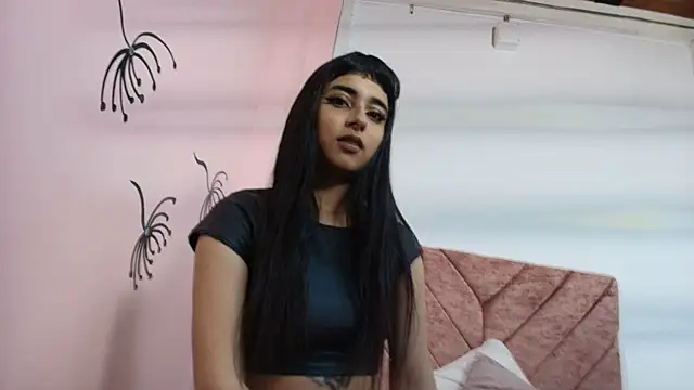 Snapshot of CLEO_ROSS chatting on 12.02.25 CLEO ROSS online show from 12.02.25