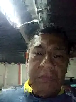 Snapshot of cachorrosexmex chatting on 12.17.25 cachorrosexmex online show from 12.17.25