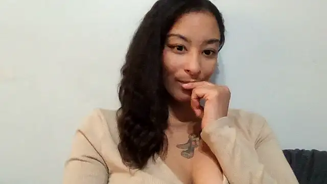 Snapshot of lokitabby5150 chatting on 12.04.25 lokitabby5150 online show from 12.04.25