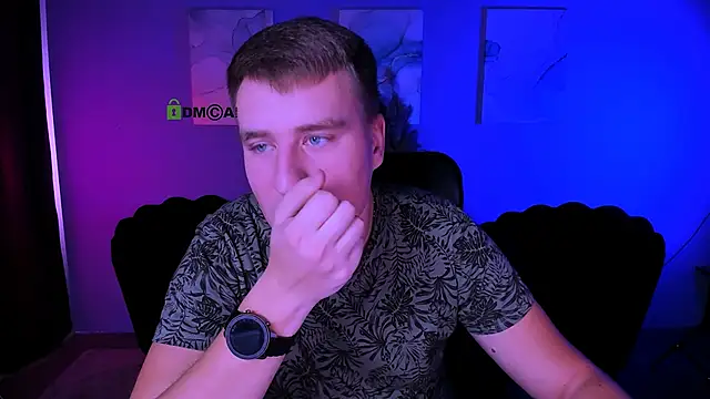 Snapshot of derek_hawk_ chatting on 12.04.25 derek hawk online show from 12.04.25