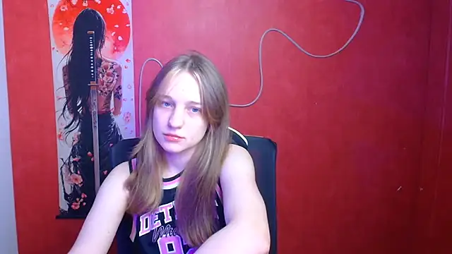 Snapshot of Katie_Rosiee chatting on 12.15.25 Katie Rosiee online show from 12.15.25