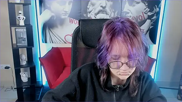 Snapshot of Sylvia_Reed chatting on 12.18.25 Sylvia Reed online show from 12.18.25