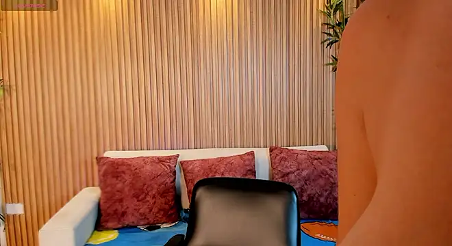 TiffanyHoustton online show from 02.18.26