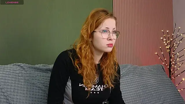 Sofie Burn online show from 12.15.25