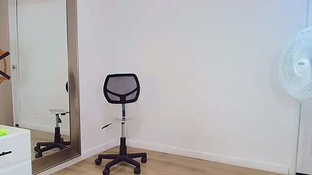 Sara BigAss- online show from 01.08.26