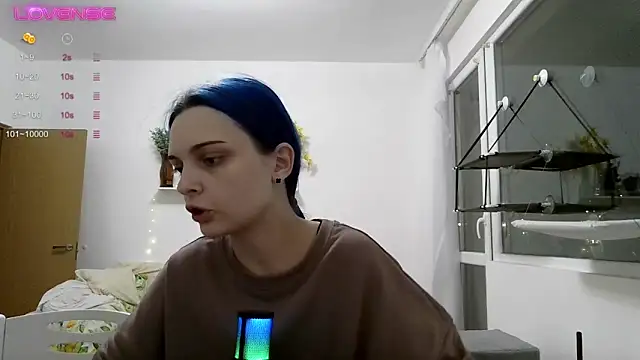 Snapshot of kawaii_lavinaa chatting on 12.05.25 kawaii lavinaa online show from 12.05.25