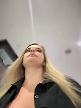 Betsy online show from 02.04.25