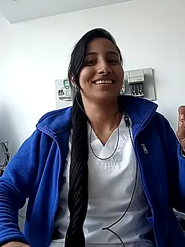 Vera Luna  online show from 12.17.25