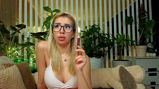 FlowweerGirl online show from 12.05.25