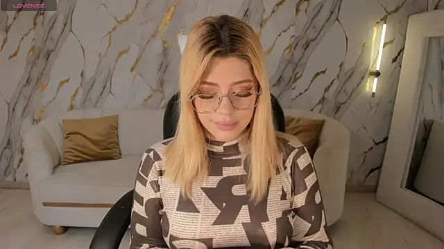 MadisonKane online show from 04.11.26