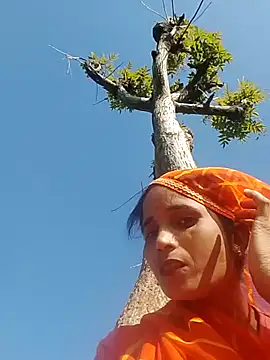 Snapshot of rashi_73 chatting on 12.17.25 rashi 73 online show from 12.17.25