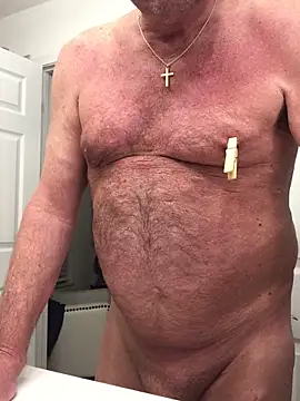 Snapshot of Toothpic1 chatting on 12.18.25 Toothpic1 online show from 12.18.25