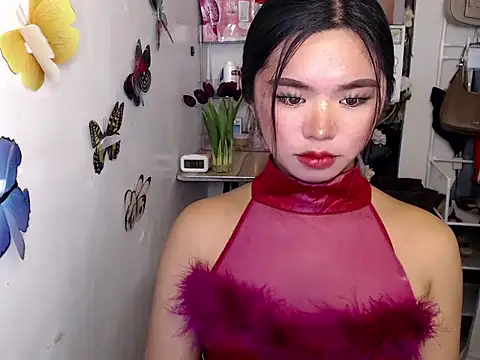 Snapshot of voganmarie chatting on 07.02.26 voganmarie online show from 07.02.26