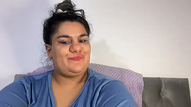 YoungCurvyLeah online show from 08.04.26