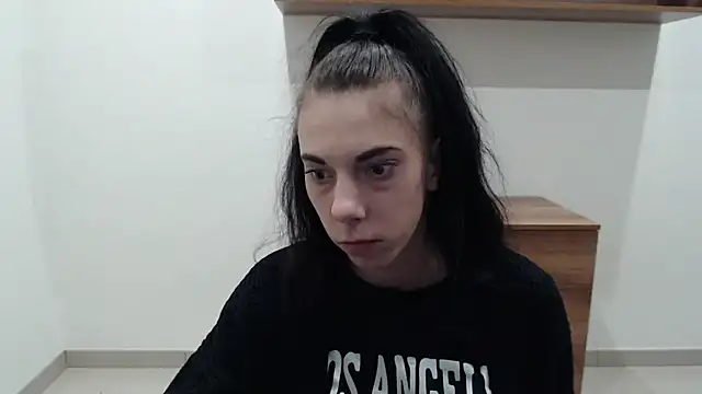 Lillia dark online show from 12.05.25