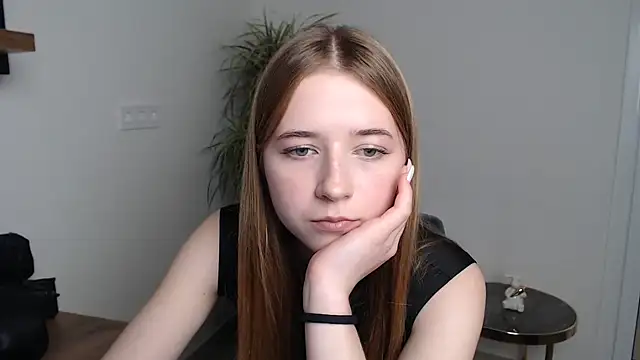 Snapshot of SweetBellaa_ chatting on 12.03.25 SweetBellaa online show from 12.03.25