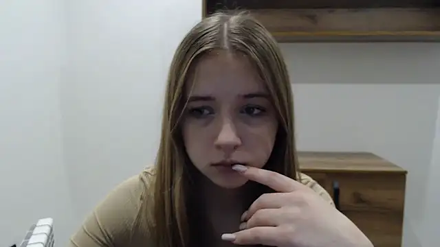 SweetBellaa  online show from 12.16.25