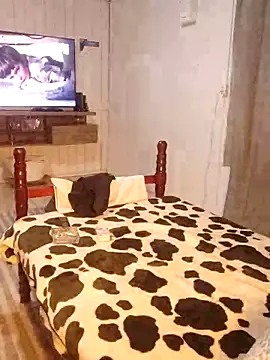 Snapshot of ellgatit chatting on 12.17.25 ellgatit online show from 12.17.25