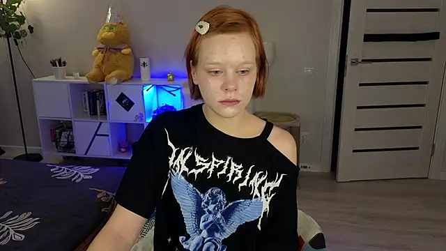 Snapshot of Lace_Thrill chatting on 12.04.25 Lace Thrill online show from 12.04.25