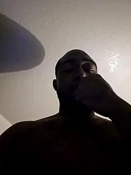 iLOVETRAY96 online show from 12.17.25