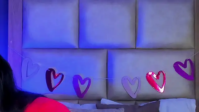 TaniaRedd  online show from 02.13.26