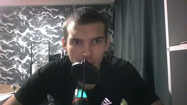 Snapshot of Noctyve chatting on 12.04.25 Noctyve online show from 12.04.25