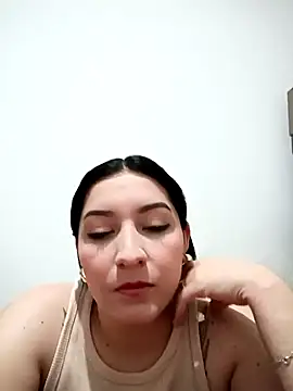 jade nevez9090 online show from 12.04.25