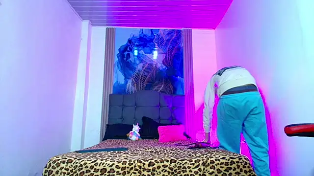 Valentina and sneider  online show from 05.13.26