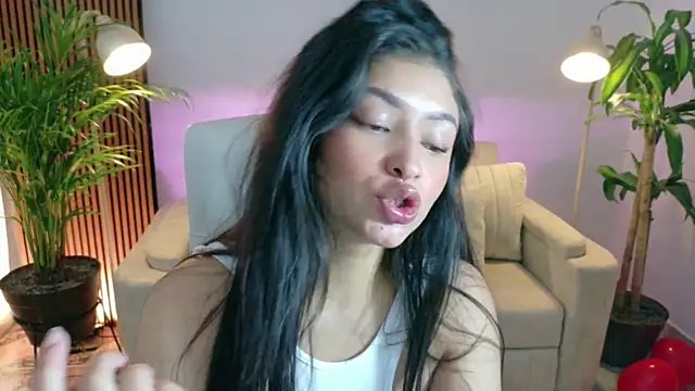 Snapshot of victoria___moon chatting on 02.18.26 victoria moon online show from 02.18.26