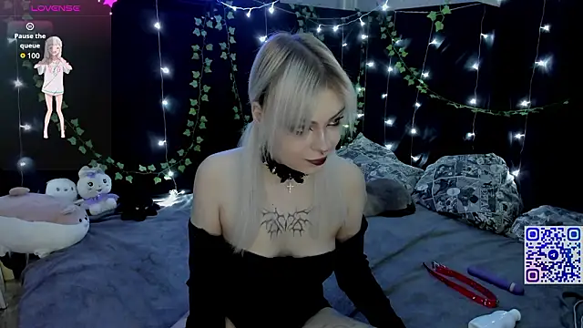 Snapshot of Saekiko chatting on 01.15.26 Saekiko online show from 01.15.26