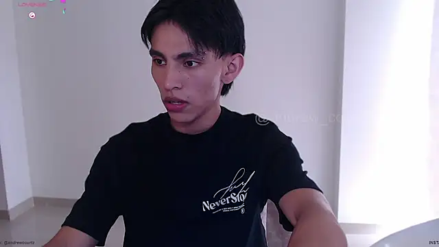 Snapshot of andrew_courtzz chatting on 12.04.25 andrew courtzz online show from 12.04.25