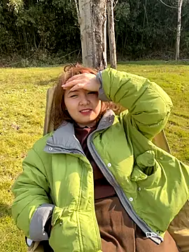 Snapshot of bibi347127 chatting on 12.05.25 bibi347127 online show from 12.05.25