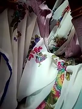 Snapshot of Rashili chatting on 12.16.25 Rashili online show from 12.16.25