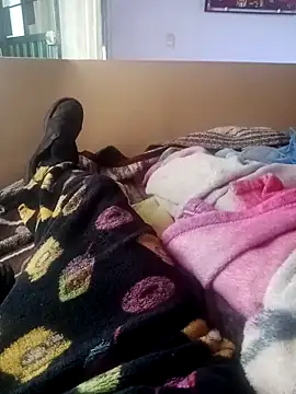 OrangishBank827 online show from 12.16.25