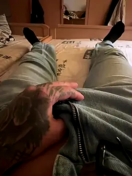 Snapshot of Jason_offizell chatting on 12.04.25 Jason offizell online show from 12.04.25