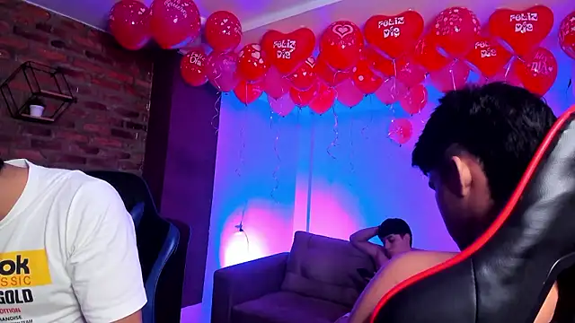 Snapshot of HotThreesoome chatting on 02.16.26 HotThreesoome online show from 02.16.26