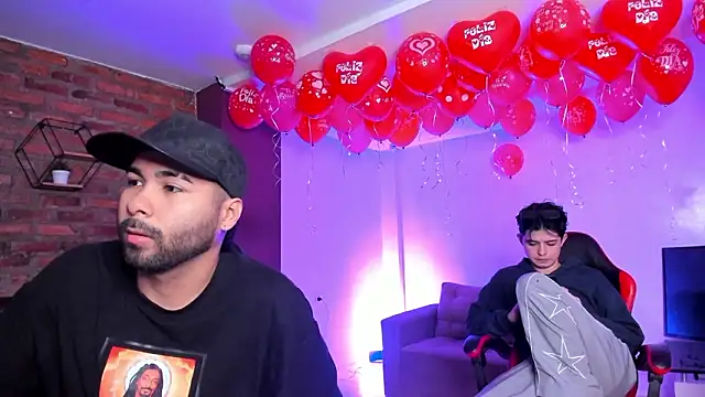 Snapshot of HotThreesoome chatting on 02.18.26 HotThreesoome online show from 02.18.26