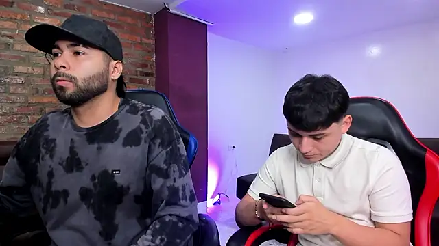 Snapshot of HotThreesoome chatting on 02.21.26 HotThreesoome online show from 02.21.26